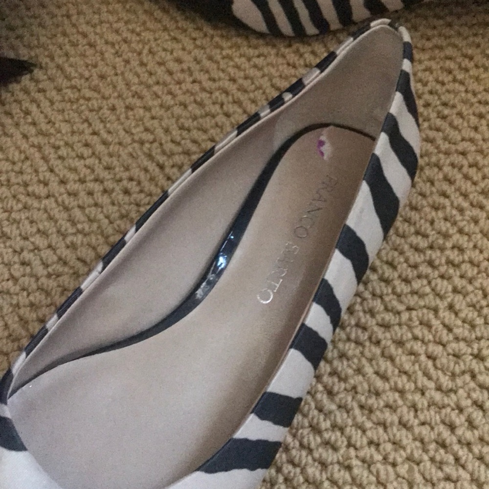 Shoes - Picture 2 of 4